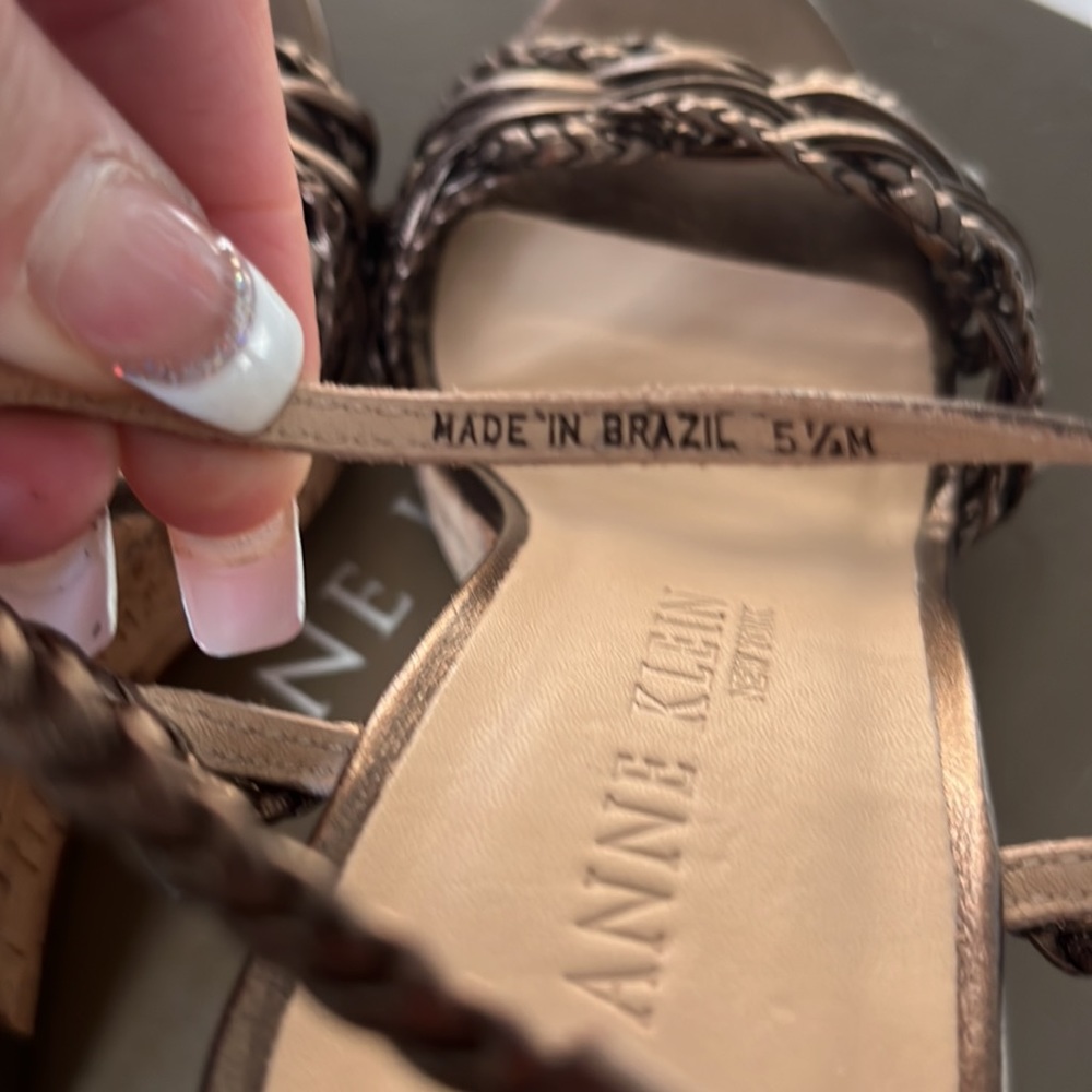 Anne Klein - Picture 6 of 8